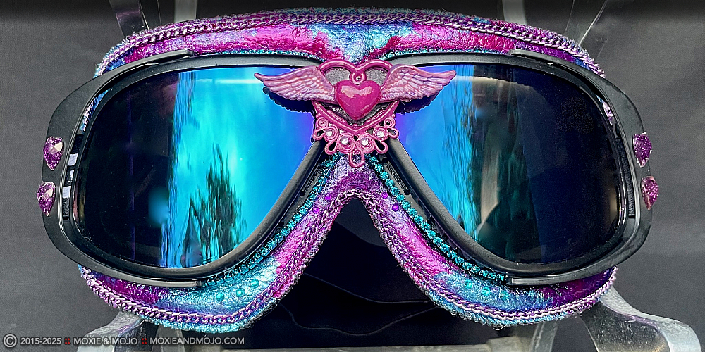 Moxie & Mojo  :: Colorful Detours