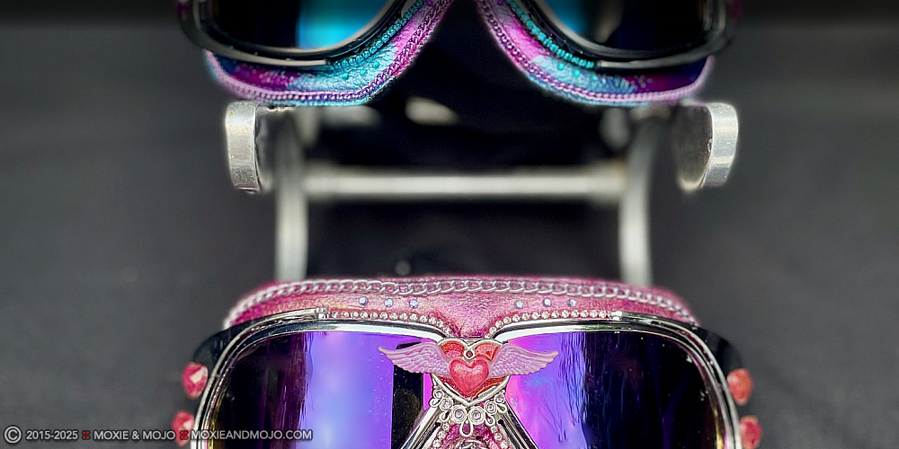 Moxie & Mojo  :: Colorful Detours
