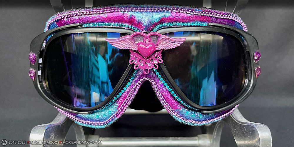 Moxie & Mojo  :: Colorful Detours