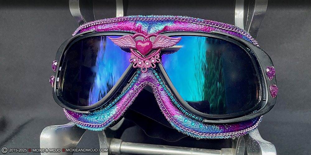 Moxie & Mojo  :: Colorful Detours