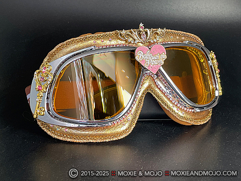 Moxie and Mojo Babe with the Power Goggles