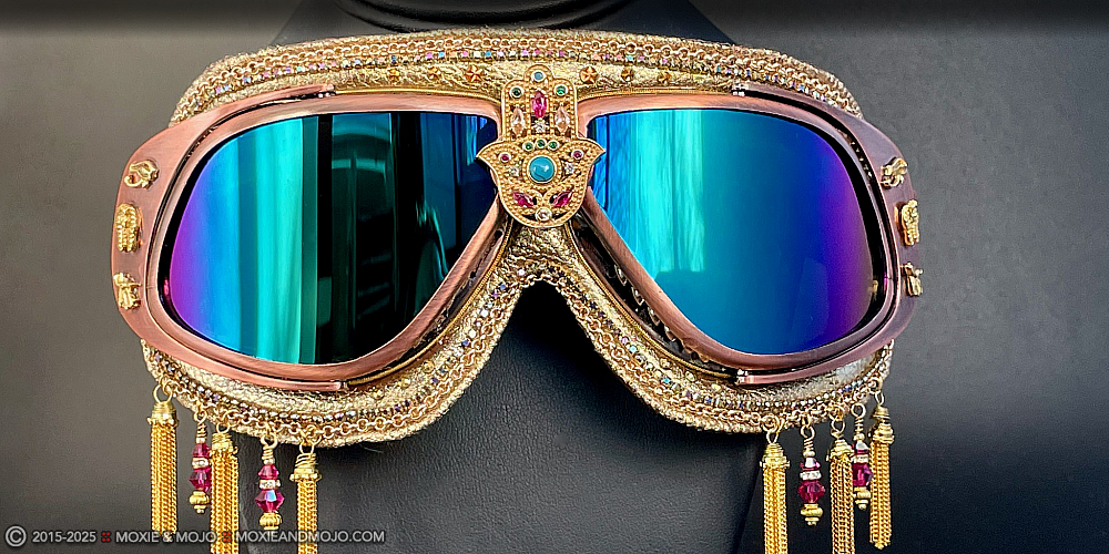 Moxie & Mojo  :: Hamsa