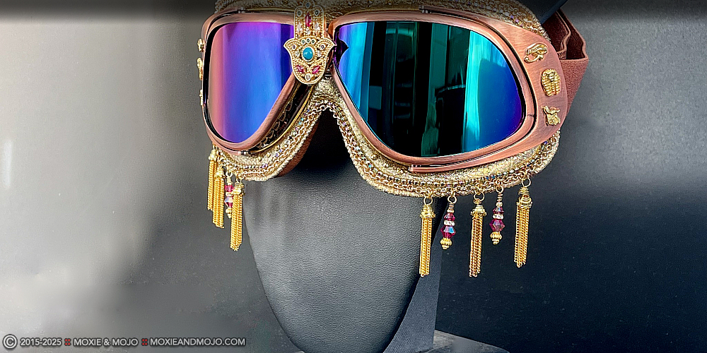 Moxie & Mojo  :: Hamsa