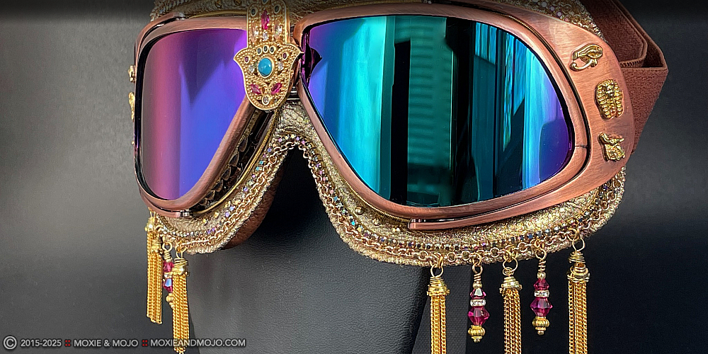 Moxie & Mojo  :: Hamsa