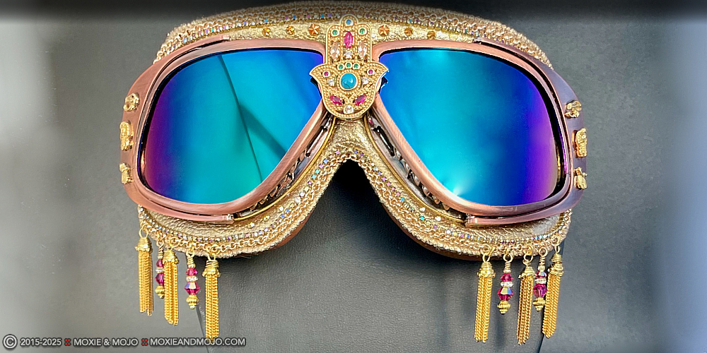 Moxie & Mojo  :: Hamsa