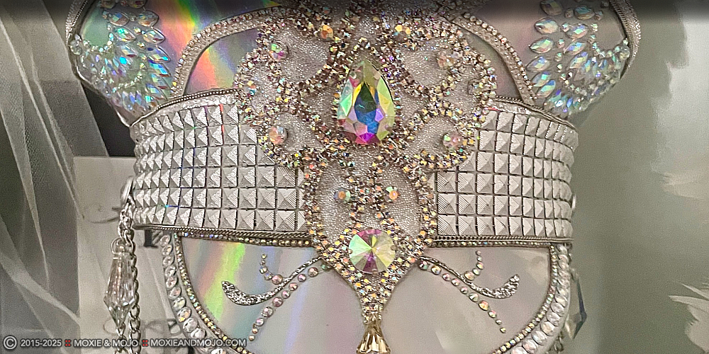 Moxie & Mojo  :: Crystal Couture