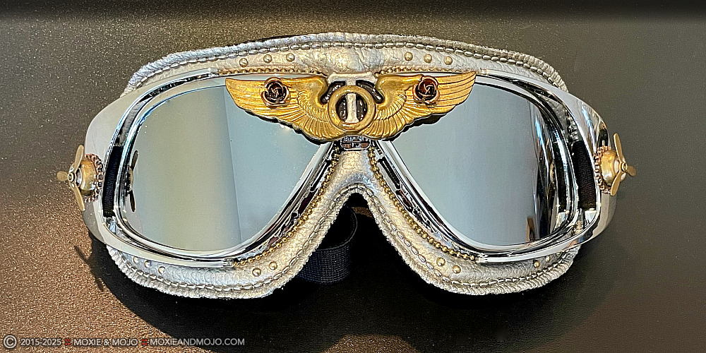 Moxie & Mojo  :: The Aviator