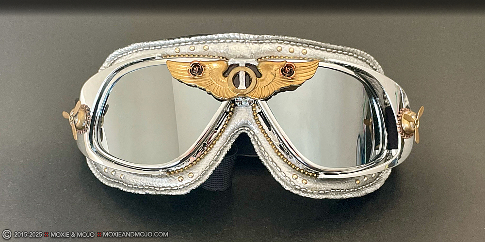 Moxie & Mojo  :: The Aviator