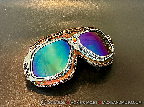 Moxie and Mojo Ten Miles from Tucson Goggles