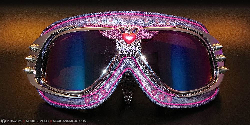 Moxie & Mojo  :: Eye Candy