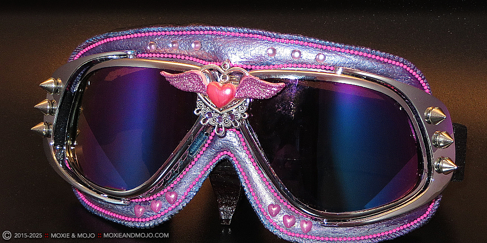 Moxie & Mojo  :: Eye Candy