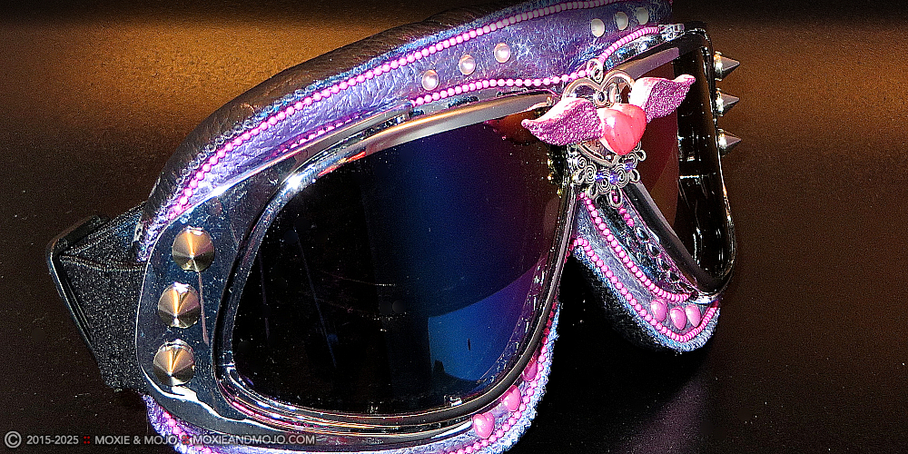 Moxie & Mojo  :: Eye Candy