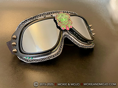 Moxie and Mojo Bass Tiger Goggles