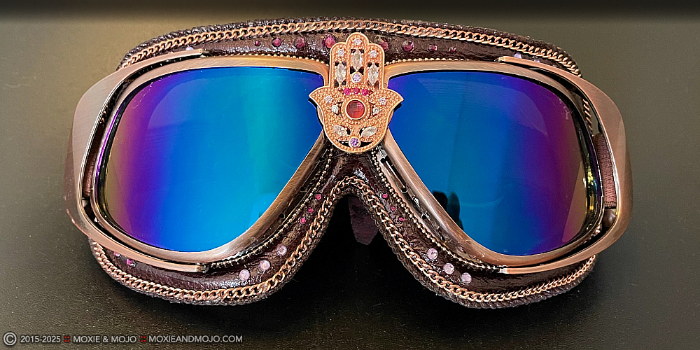 Moxie & Mojo  :: Hamsa 2
