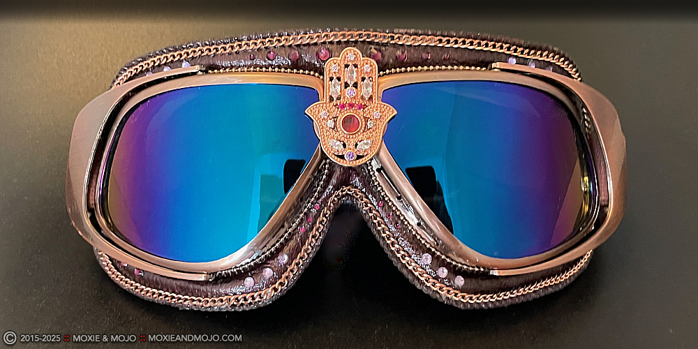 Moxie & Mojo  :: Hamsa 2