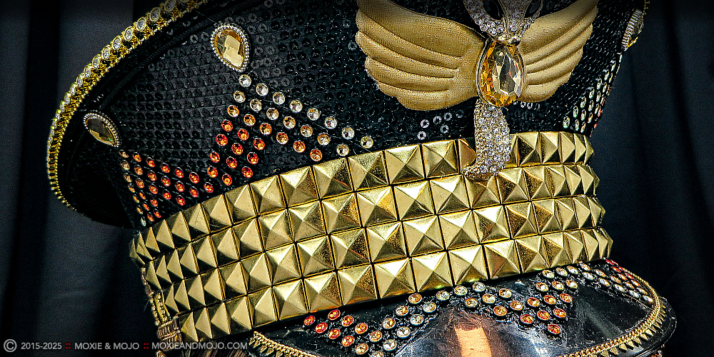 Moxie & Mojo  :: Golden Angel Fox