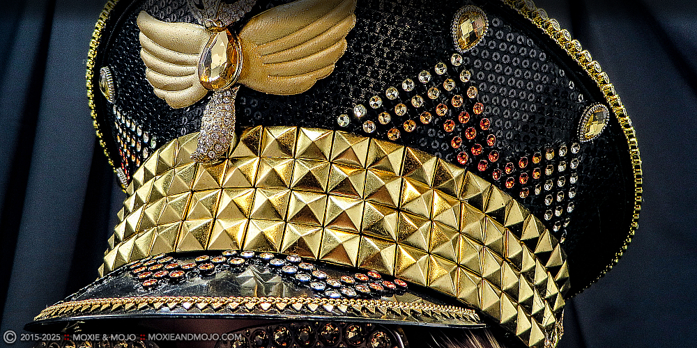 Moxie & Mojo  :: Golden Angel Fox