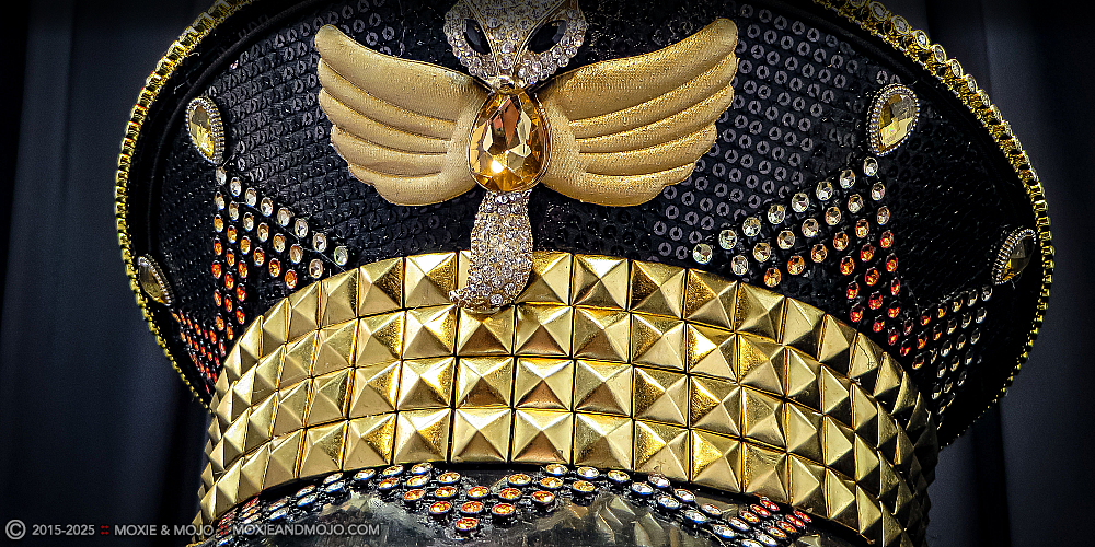 Moxie & Mojo  :: Golden Angel Fox