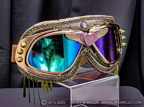 Moxie and Mojo Autumn Angel Goggles
