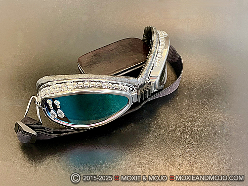 Moxie and Mojo Simple Pleasures Goggles