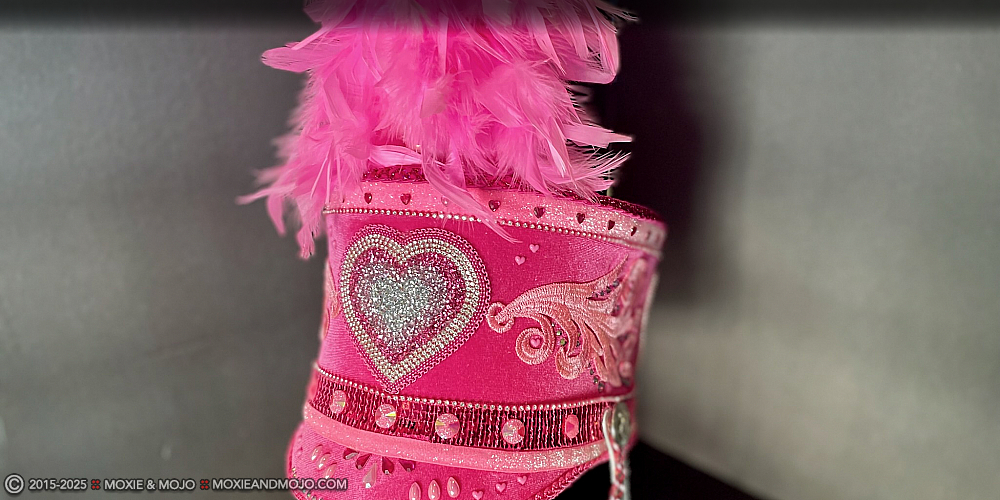 Moxie & Mojo  :: In the name of Love