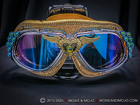 Moxie and Mojo Peacock Love Goggles