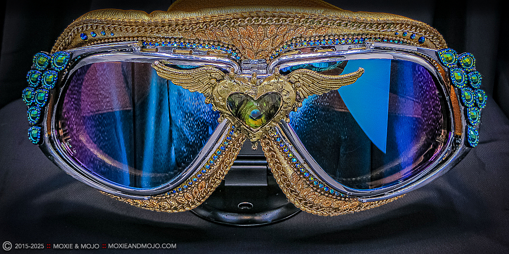 Moxie & Mojo  :: Peacock Love