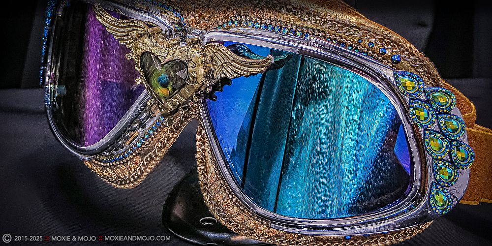 Moxie & Mojo  :: Peacock Love