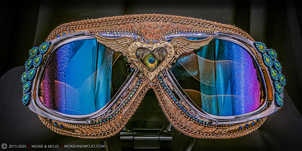 Moxie & Mojo  :: Peacock Love