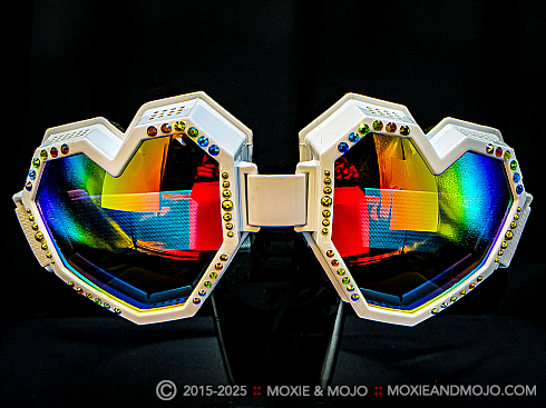 Moxie and Mojo I Heart Rainbows Goggles