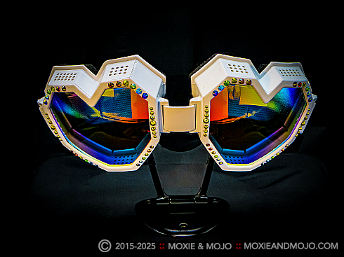 Moxie and Mojo I Heart Rainbows Goggles