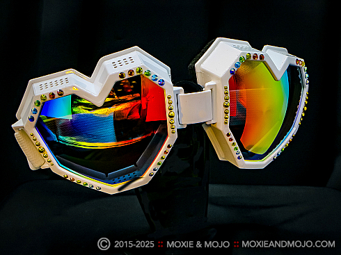 Moxie and Mojo I Heart Rainbows Goggles