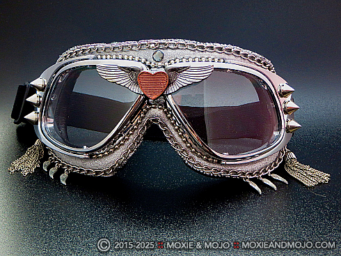 Moxie and Mojo Kiss the Sky Goggles