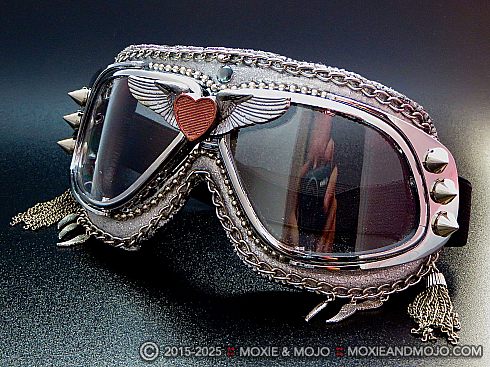 Moxie and Mojo Kiss the Sky Goggles