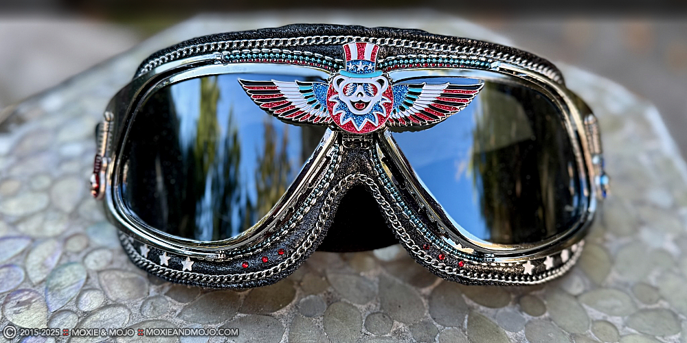 Moxie & Mojo  :: American Dead