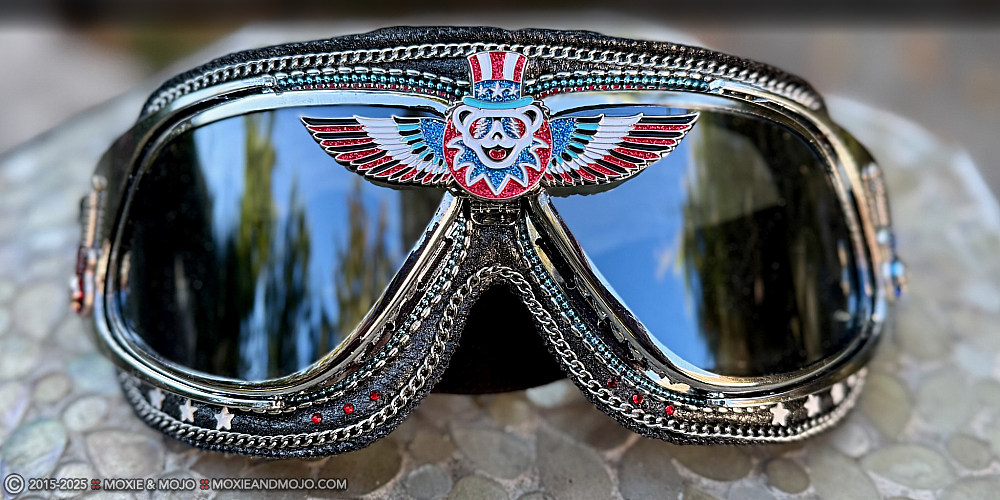Moxie & Mojo  :: American Dead