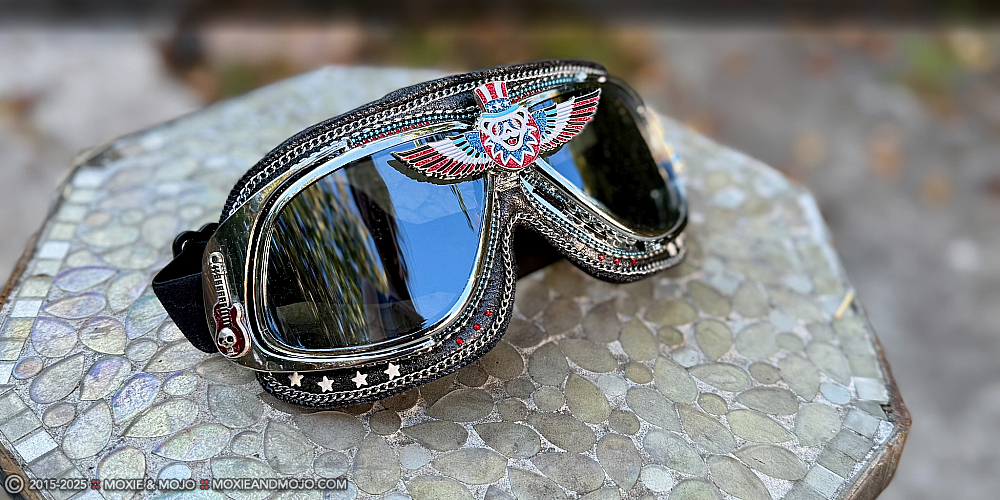 Moxie & Mojo  :: American Dead