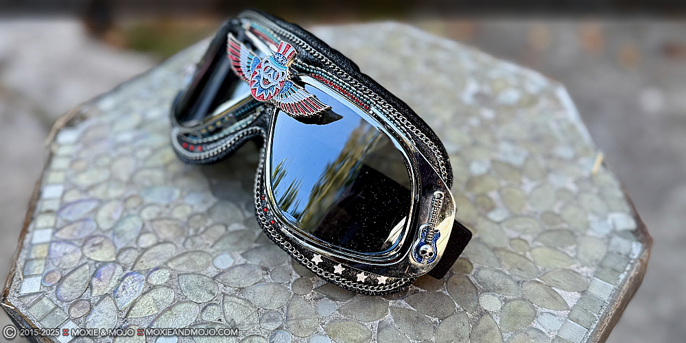 Moxie & Mojo  :: American Dead