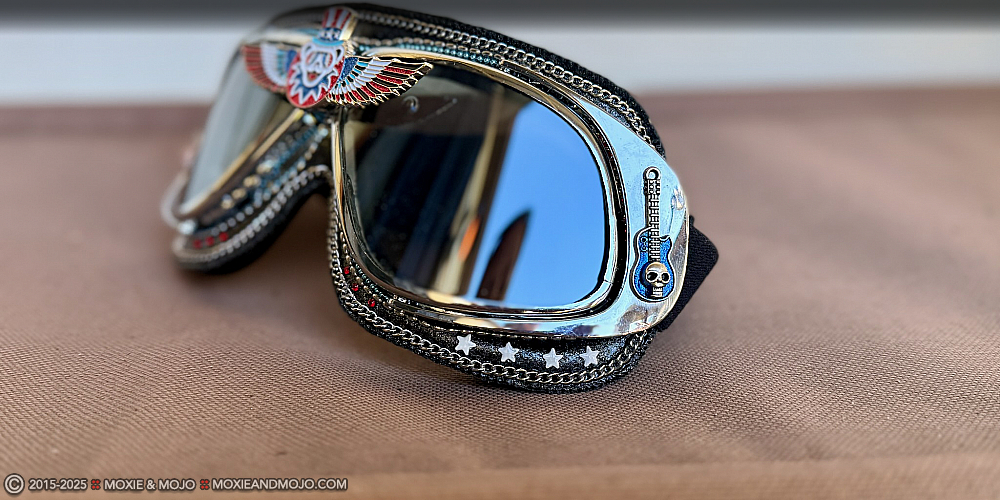Moxie & Mojo  :: American Dead