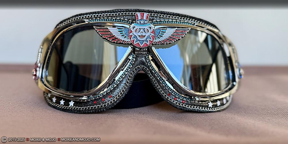 Moxie & Mojo  :: American Dead