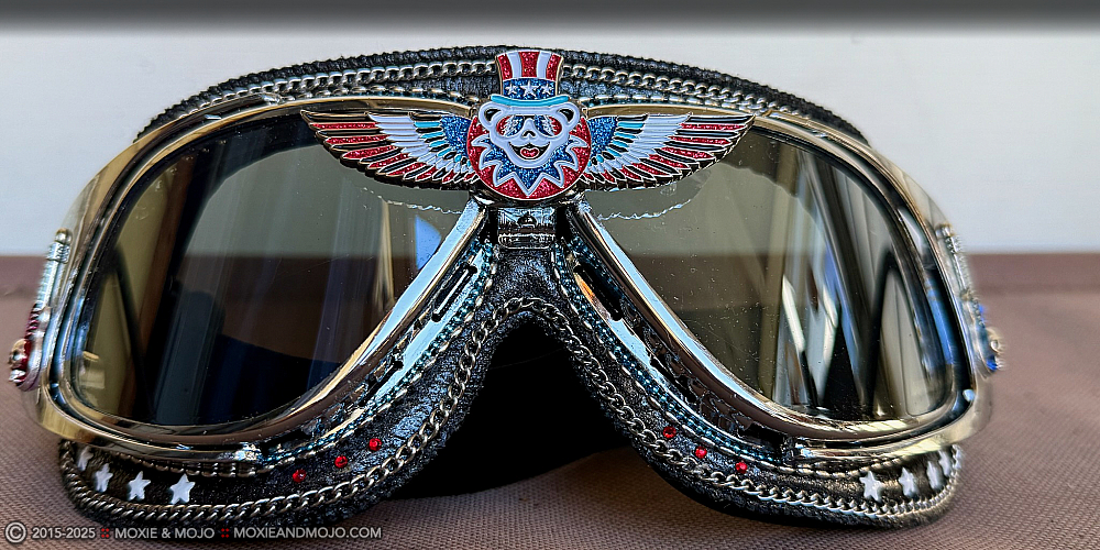 Moxie & Mojo  :: American Dead