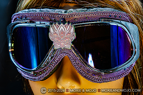 Moxie and Mojo Lotus Shining Goggles