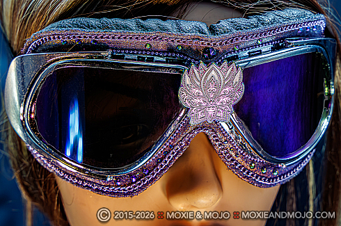 Moxie and Mojo Lotus Shining Goggles