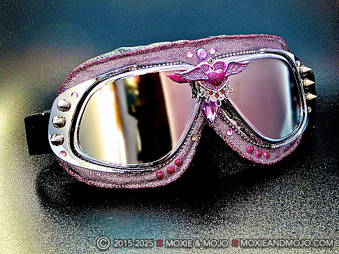 Moxie and Mojo Peace of My Heart Goggles