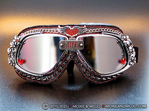 Moxie and Mojo Love With A Twist Goggles