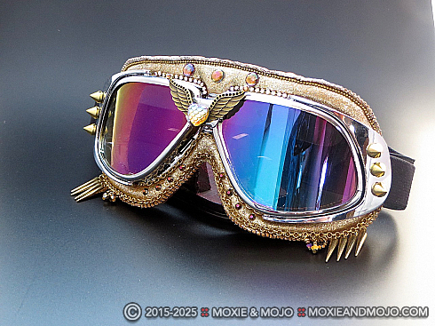 Moxie and Mojo Heart of Gold Goggles