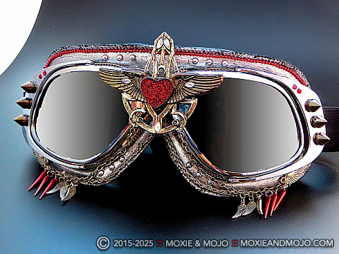 Moxie and Mojo Brave Heart Goggles