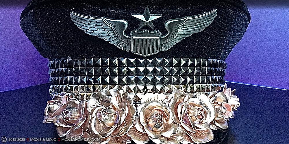 Moxie & Mojo  :: War of the Roses