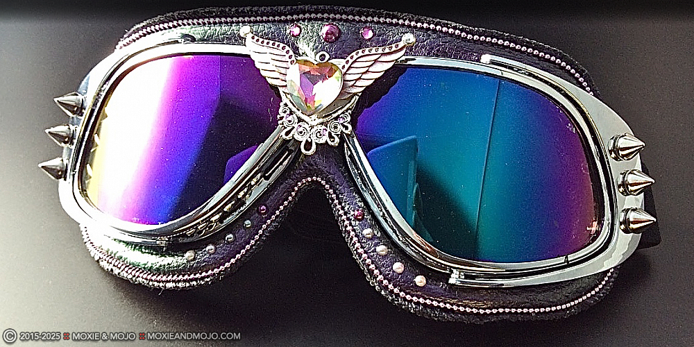 Moxie & Mojo  :: Purple Heart