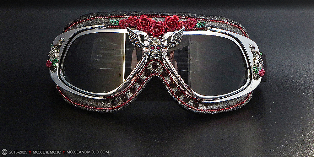 Moxie & Mojo  :: Guns and Roses